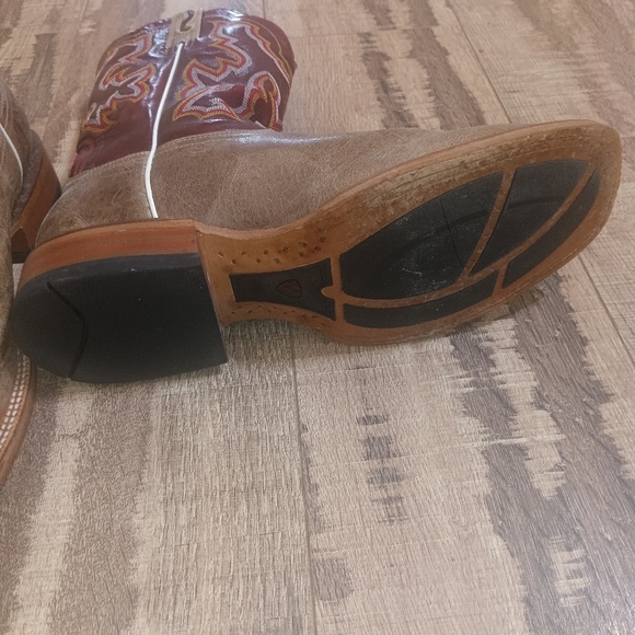 Ariat men's boots - Picture 8 of 9